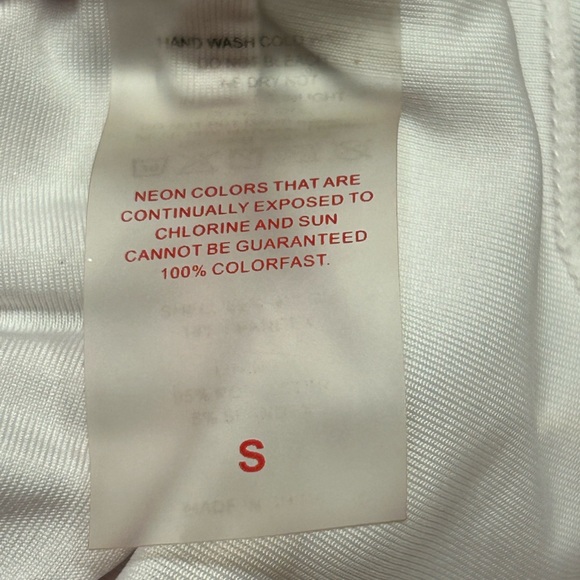 Yonique One Piece Swimsuits Tummy Control Hight Neck Women’s Size S Red Floral‎ - Picture 3 of 7